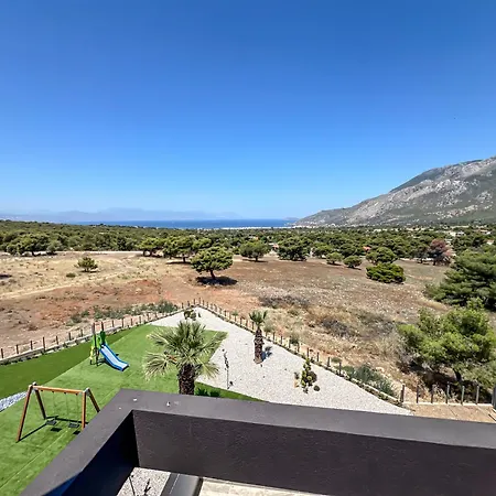 Mira - Swimming Pool And Sea Views I Luxury Lutráki