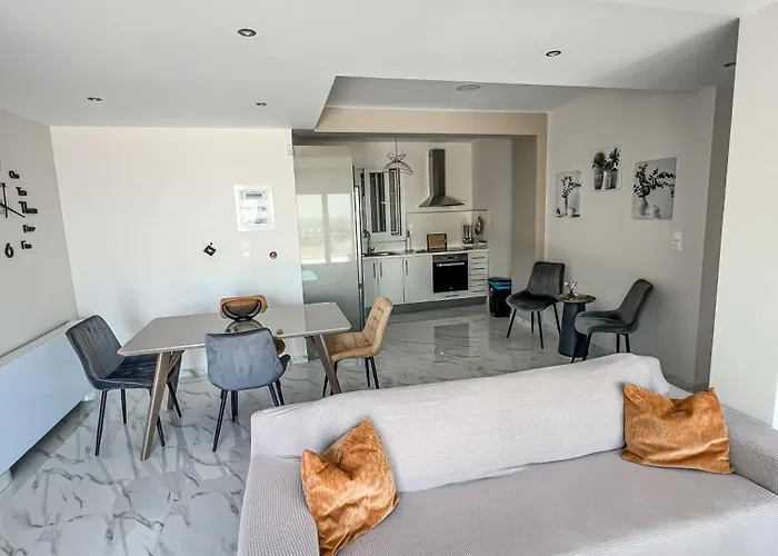 Mira - Swimming Pool And Sea Views I Luxury Appartement Loutráki